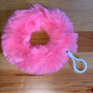 Pink fur circle bracelet key chain